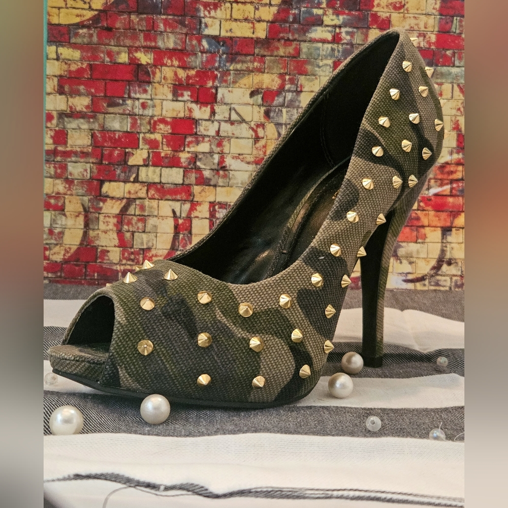 Cameo spiked heels